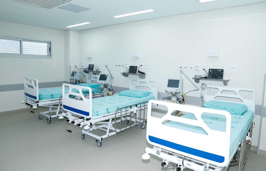 Perto da lotação máxima, Paraná ativa 107 leitos hospitalares