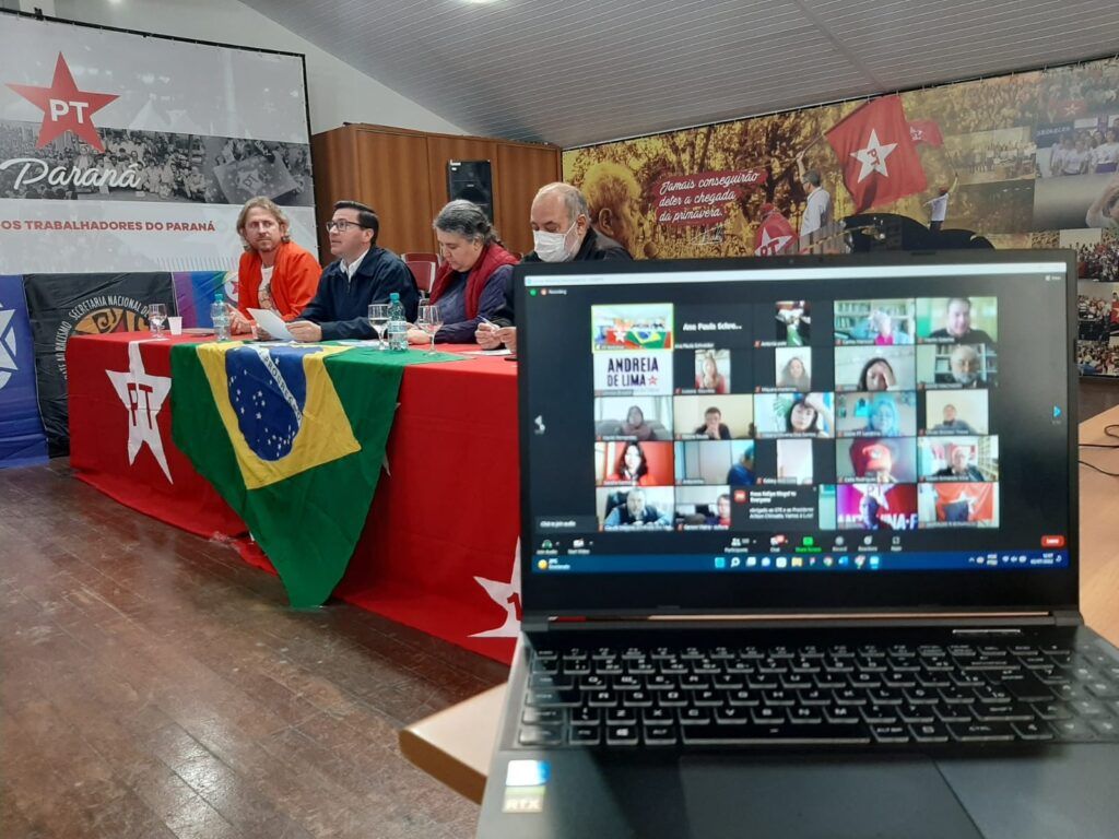 Requião e Hermas Brandão são oficializados candidatos do PT ao governo