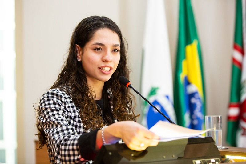 Ana Júlia Ribeiro toma posse como vereadora na Câmara de Curitiba