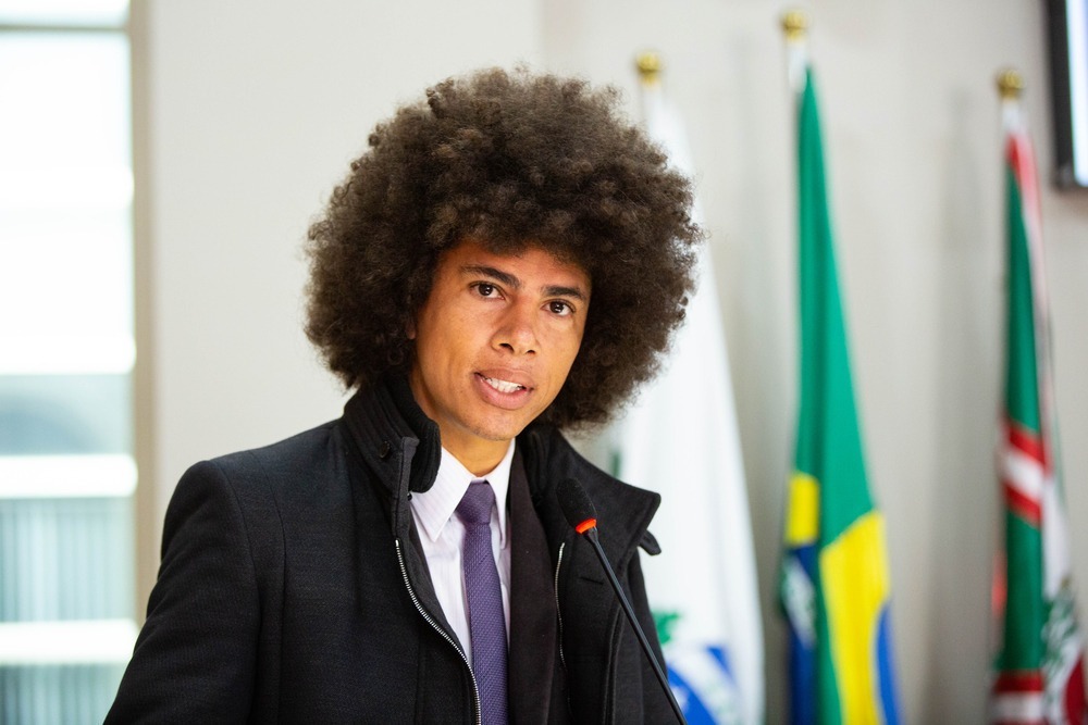 Renato Freitas: Justiça suspende votação que cassou vereador do PT em Curitiba