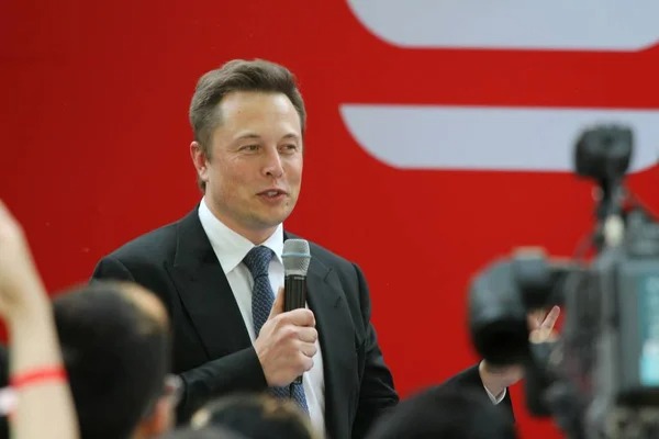 Elon Musk alega quebra de acordo e desiste de compra do Twitter