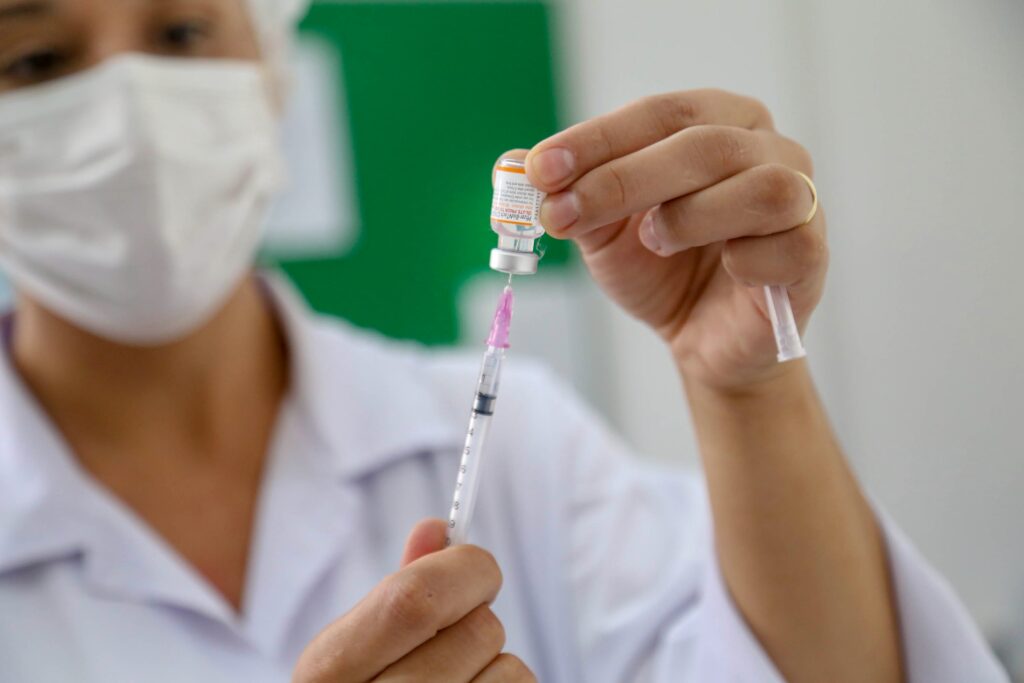 Após aval do Ministério da Saúde, Paraná libera vacinação de crianças acima de 3 anos