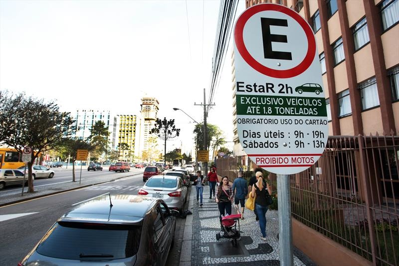 Excesso de velocidade lidera ranking das multas mais comuns em Curitiba