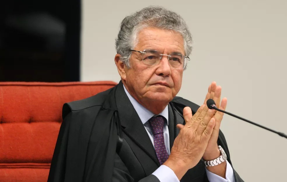 Carta pela democracia reúne de ex-ministros do STF a autor de impeachment de Dilma