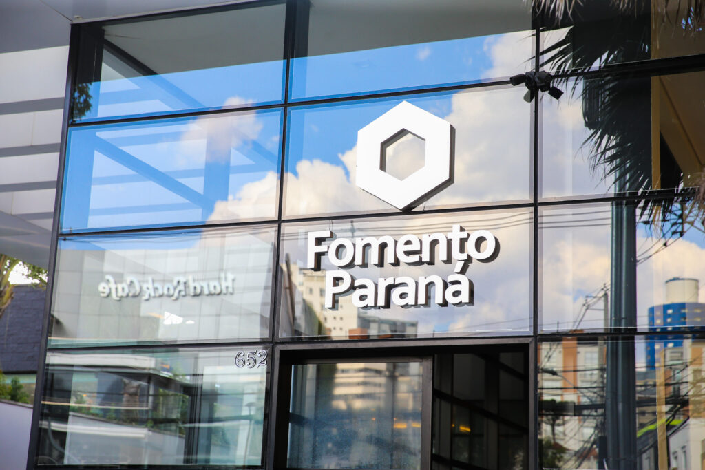 Justiça Eleitoral determina retirada de propagandas da Fomento Paraná
