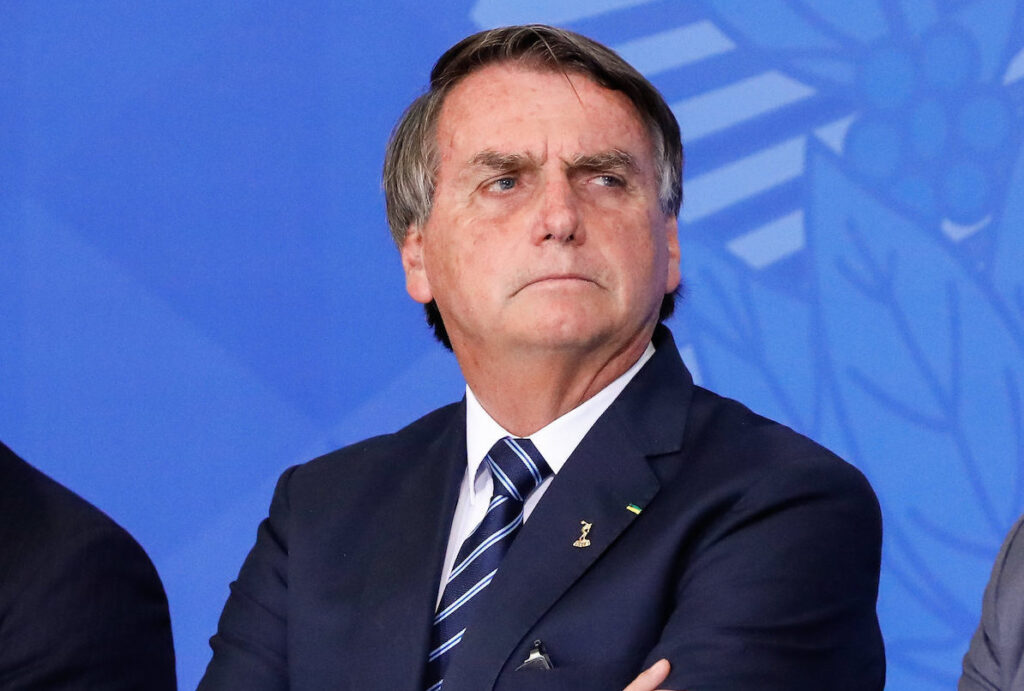 Bolsonaro não aplaude fala de Moraes sobre urnas em cerimônia no TSE