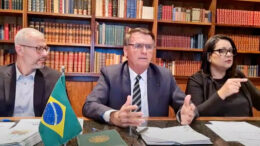 PF vê indícios de crime de Bolsonaro em live que associou Aids a vacina contra Covid