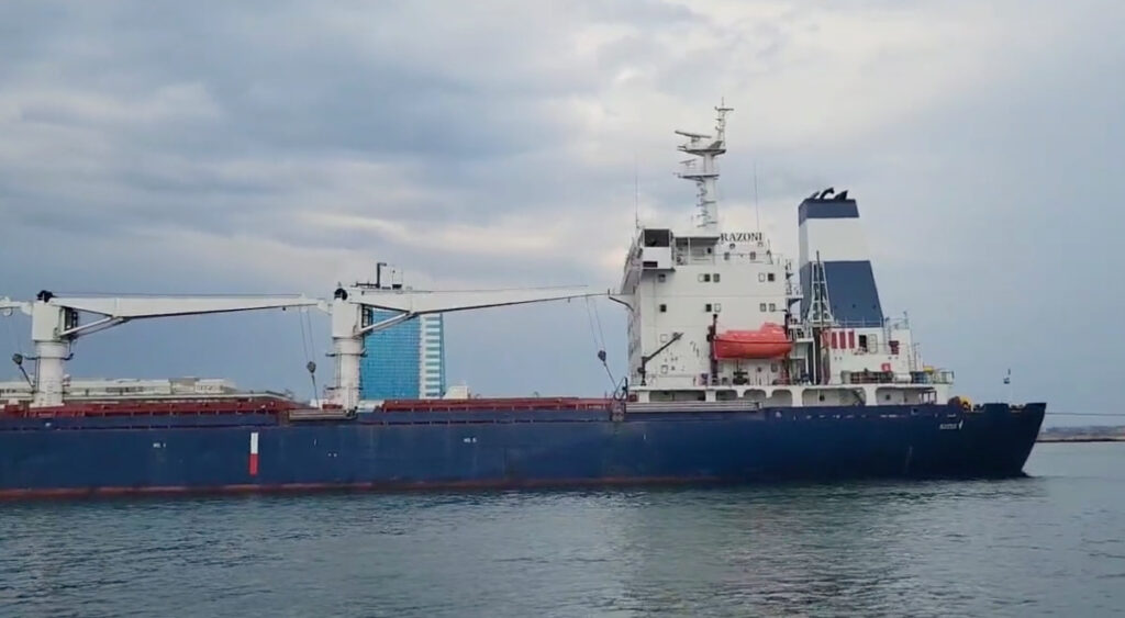 Navio com grãos deixa porto na Ucrânia pela 1ª vez desde o início da guerra