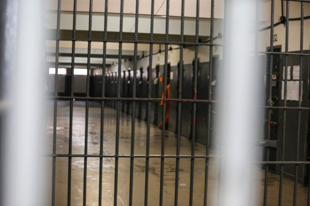 Câmara aprova projeto que extingue saídas temporárias de presos