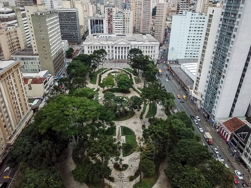 Curitiba terá ato pela democracia na Praça Santos Andrade