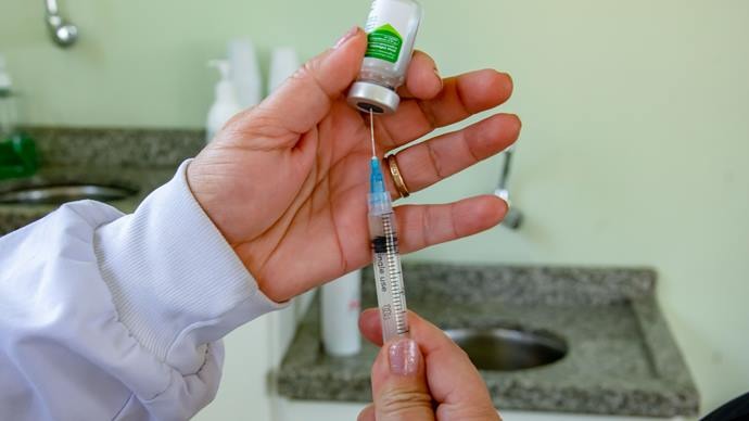 Curitiba aplica 2ª dose anticovid em crianças de 3 e 4 anos a partir desta segunda
