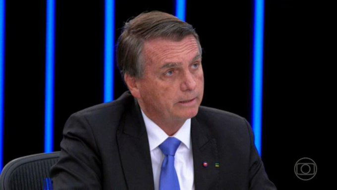 Bolsonaro culpa Covid, seca e guerra por não cumprir promessas econômicas