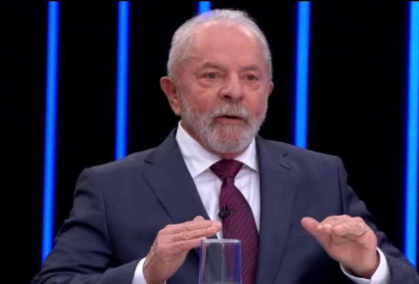 Lula admite corrupção na Petrobras e diz que “centrão não é partido, é cartório”