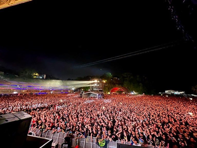 Iron Maiden reúne mais de 25 mil pessoas na Pedreira, em Curitiba