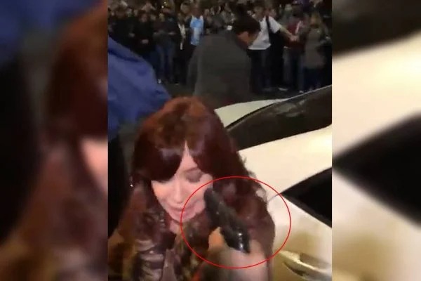 Cristina Kirchner: Brasileiro é preso após tentar matar vice-presidente da Argentina