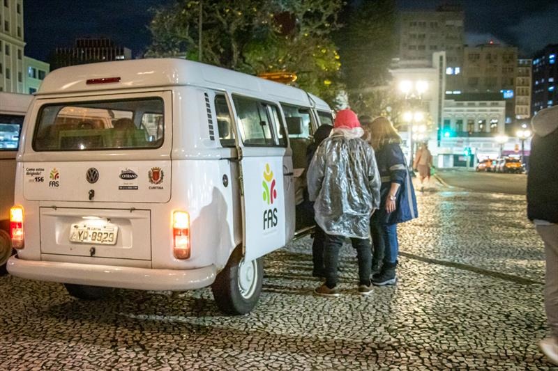 Curitiba: Com previsão de chuva e frio, FAS reforça assistência
