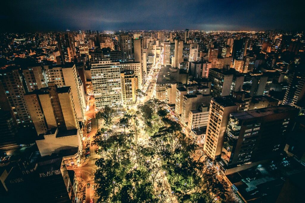 Nova legislação sobre conversão de imóveis deve impulsionar locações em Curitiba