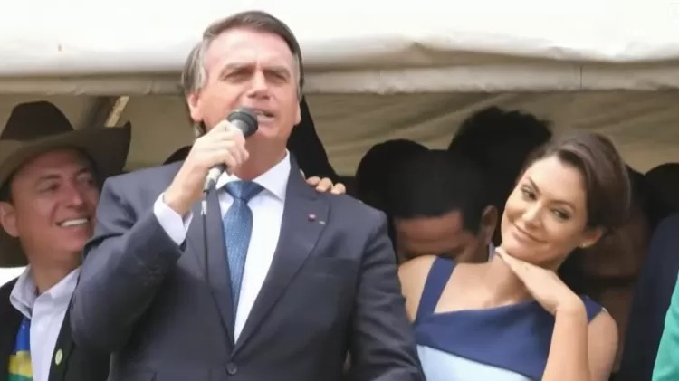 Bolsonaro puxa coro de ‘imbrochável’ em discurso no dia 7 de setembro