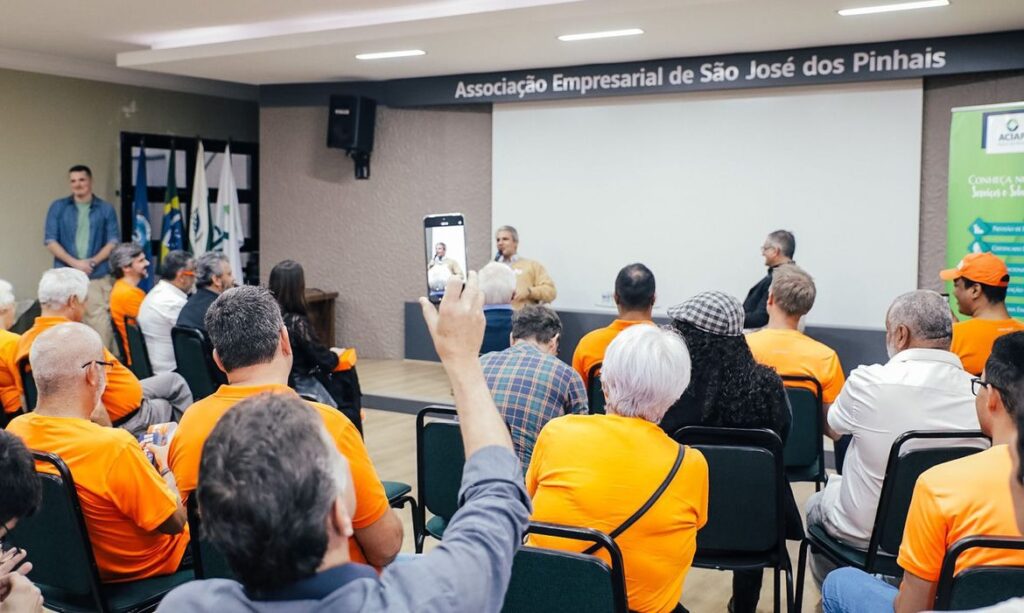 Felipe D’Avila, em visita ao Paraná, defende maior abertura comercial