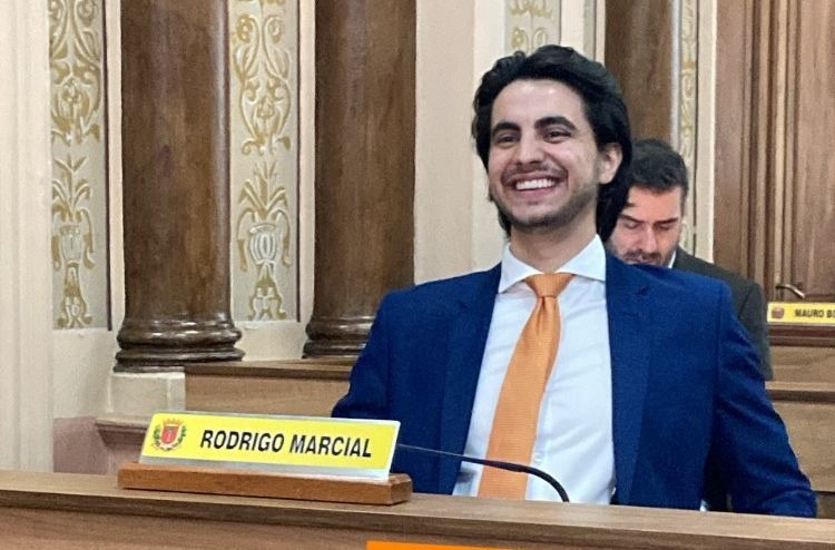 Rodrigo Marcial é empossado vereador de Curitiba após licença de Indiara Barbosa
