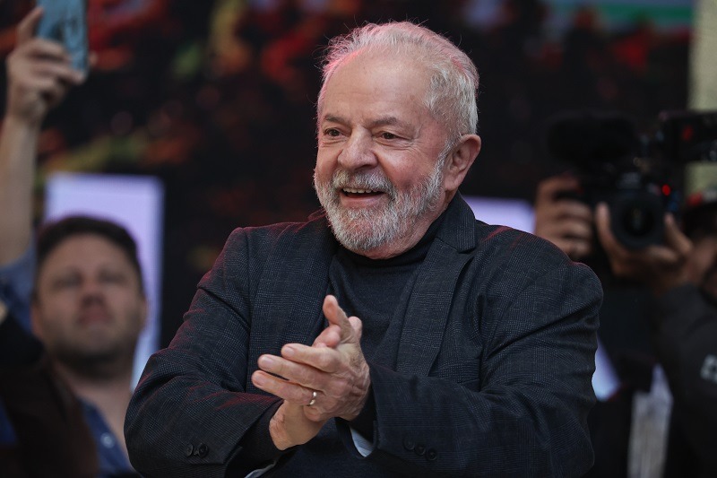 Lula diz em Curitiba: ‘Não queremos Forças Armadas se metendo nas eleições’
