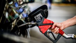 Preço da gasolina cai 1,4% na semana, para R$ 4,81, diz ANP