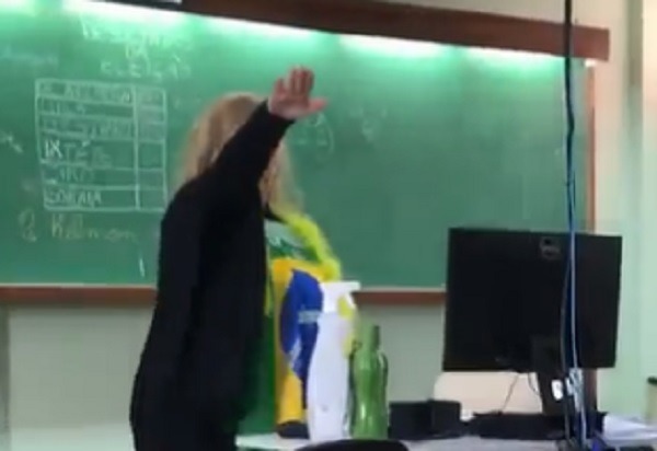 Professora de Ponta Grossa faz saudação nazista em aula; vídeo