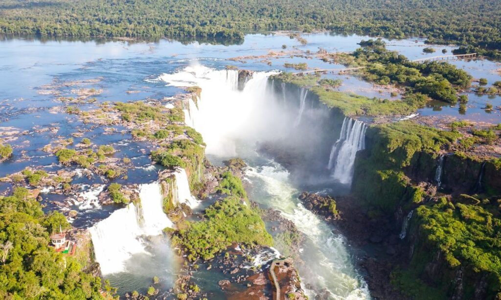 Parque Nacional do Iguaçu reabre após chuvas fortes