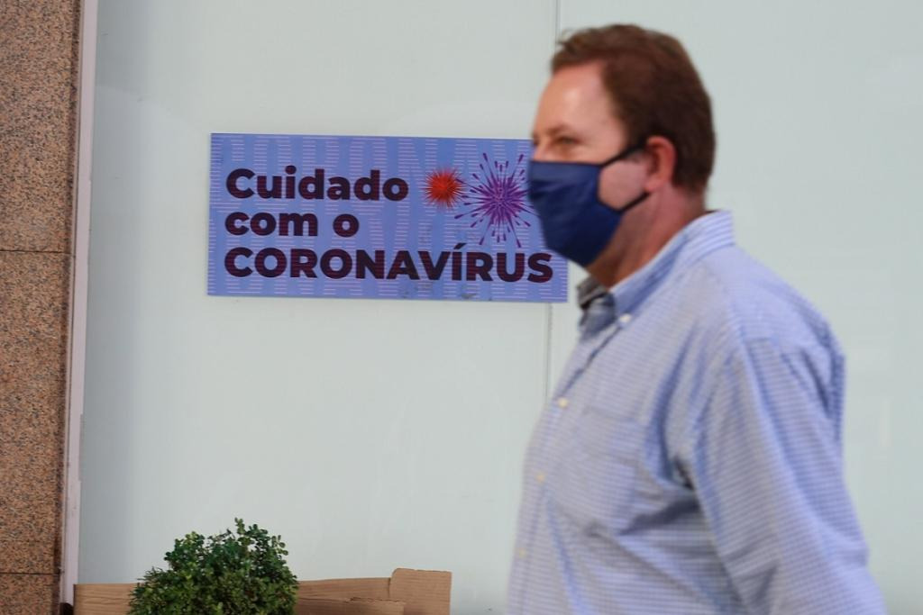 Uso de máscara volta a ser indispensável em Curitiba
