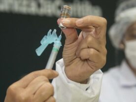 Curitiba vacina pessoas com 37 anos com a 4ª dose contra a Covid
