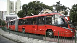 Curitiba tem reforço nas linhas de ônibus para jogo do Brasil