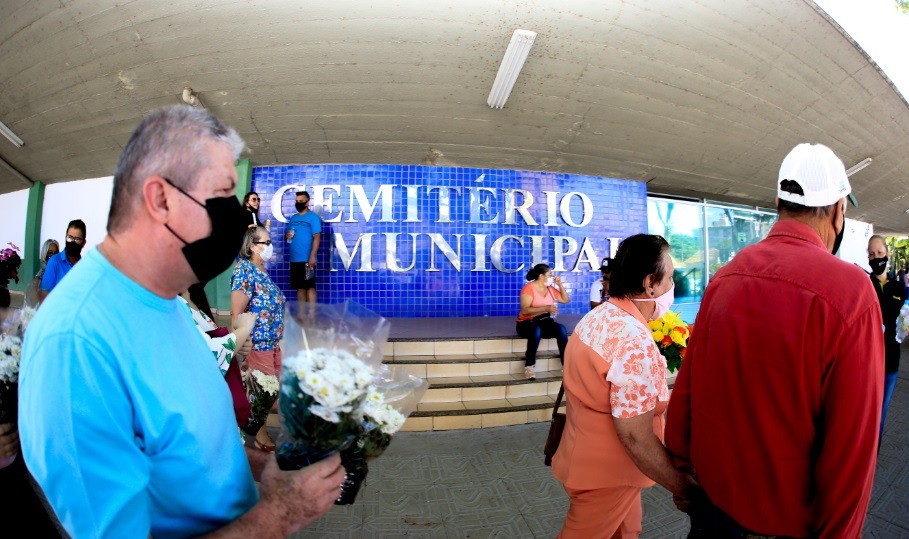 Cemitérios de Maringá terão 10 missas durante o feriado de finados