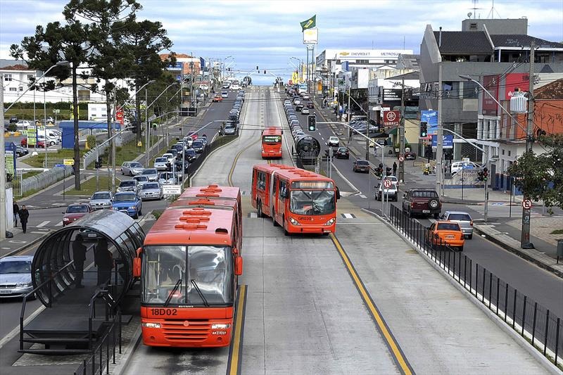 Curitiba reforça linhas de ônibus para atender concurseiros