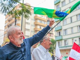 PT avalia reajuste ainda maior do salário mínimo no primeiro ano de Lula