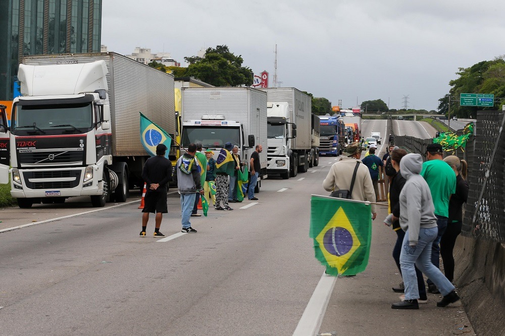 Interdição parcial persiste em rodovia no Pará; Paraná tem estradas livres