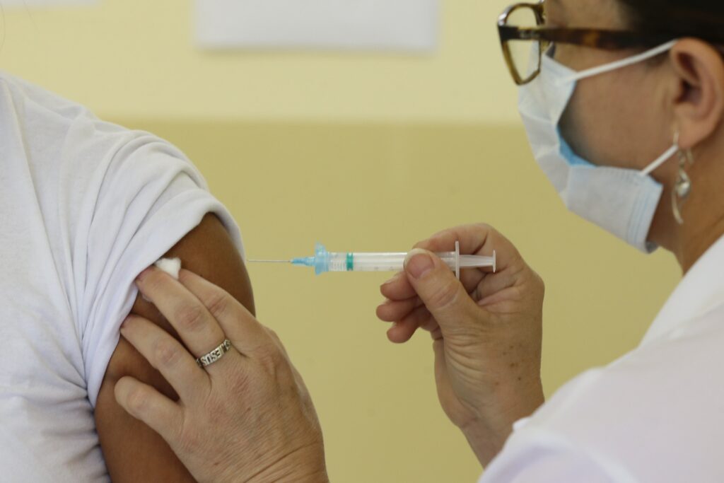Nesta quinta, 24, tem mutirão de vacinação no terminal de Maringá