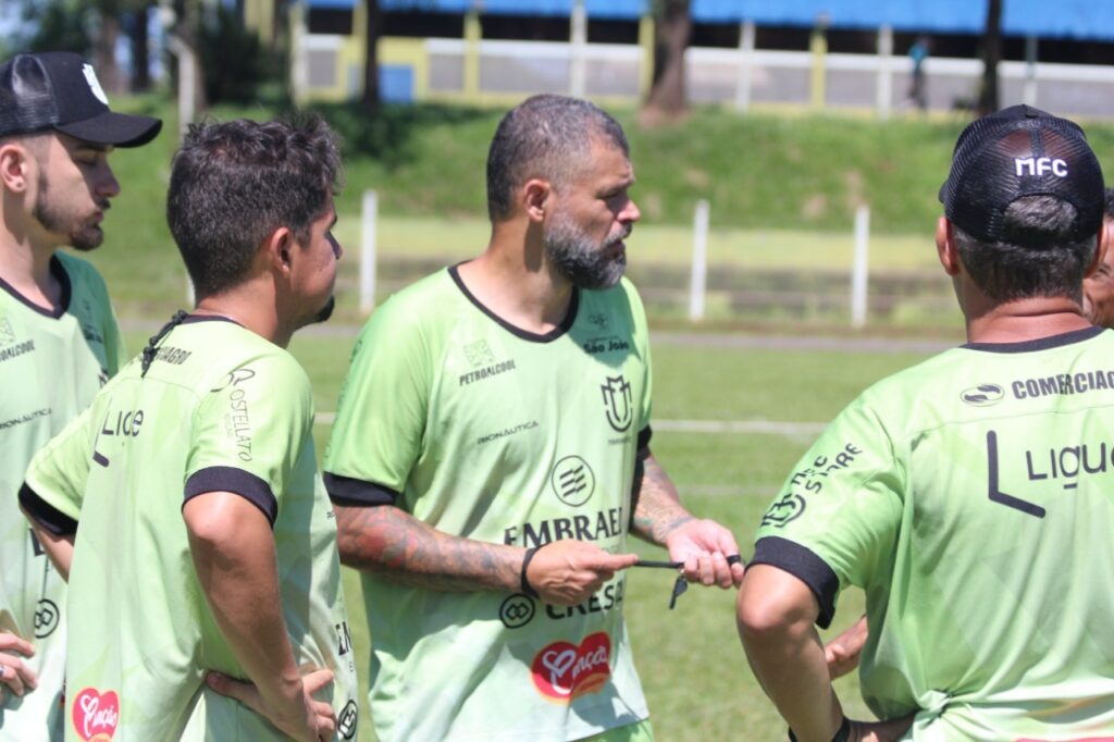 Maringá FC confirma ex-jogador Edinho como treinador do sub-20