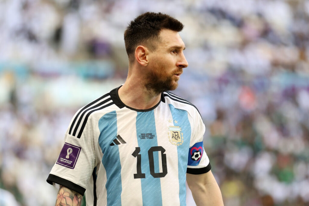 ‘Estamos mortos’, diz Messi ao lamentar derrota da Argentina