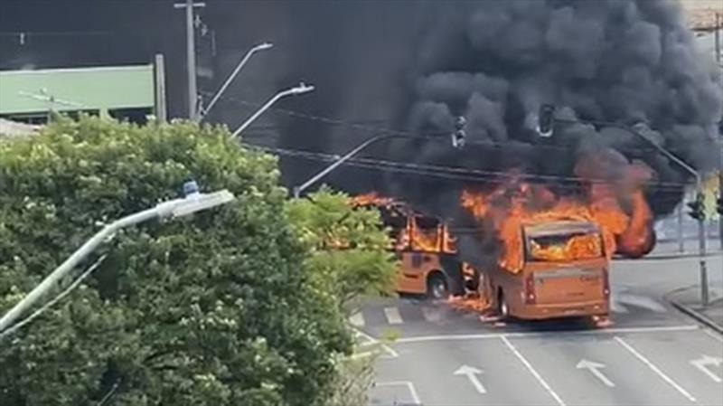 Urbs muda trajeto de linha após ônibus ser incendiado