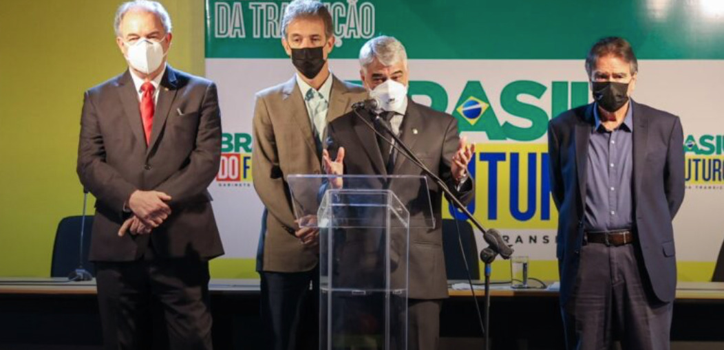 Governo Bolsonaro ‘destruiu’ programa de vacinação, diz grupo de transição