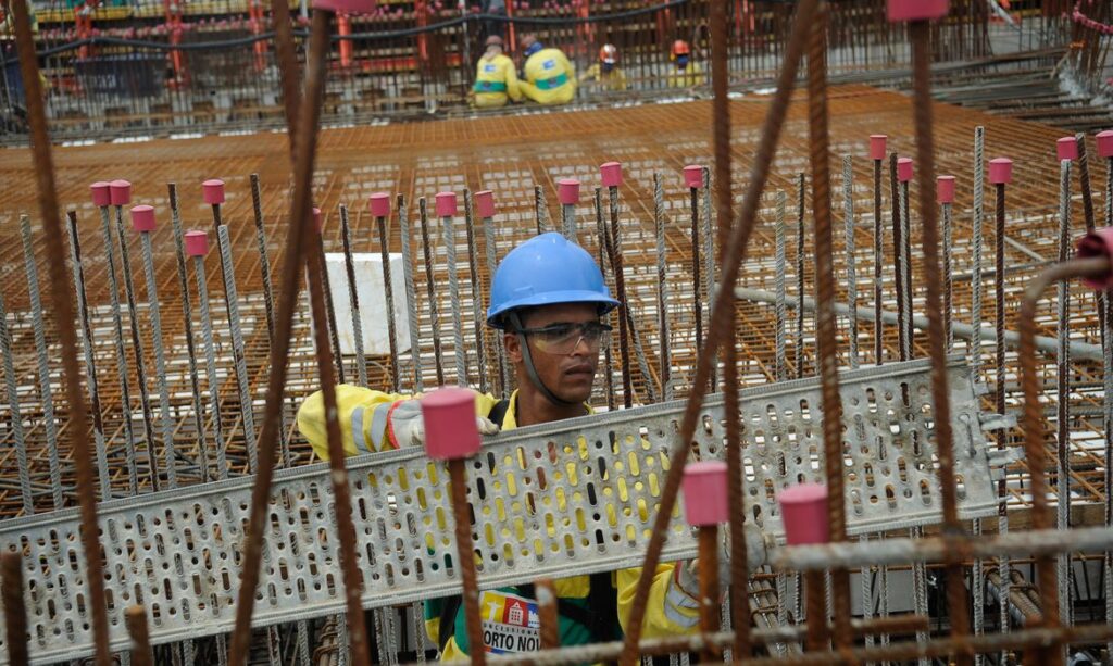 Setor da Construção Civil recua 0,38% em outubro, afirma IBGE