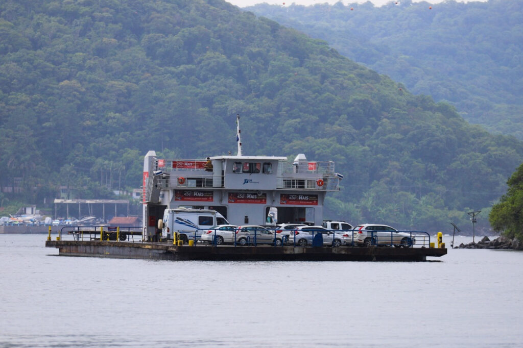 Movimento no ferry boat de Guaratuba cai após liberação na 376