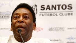 ‘Estou forte, com muita esperança’, tranquiliza Pelé sobre saúde