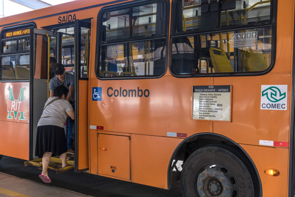 Linhas de ônibus de Colombo têm ajustes de horários e itinerários