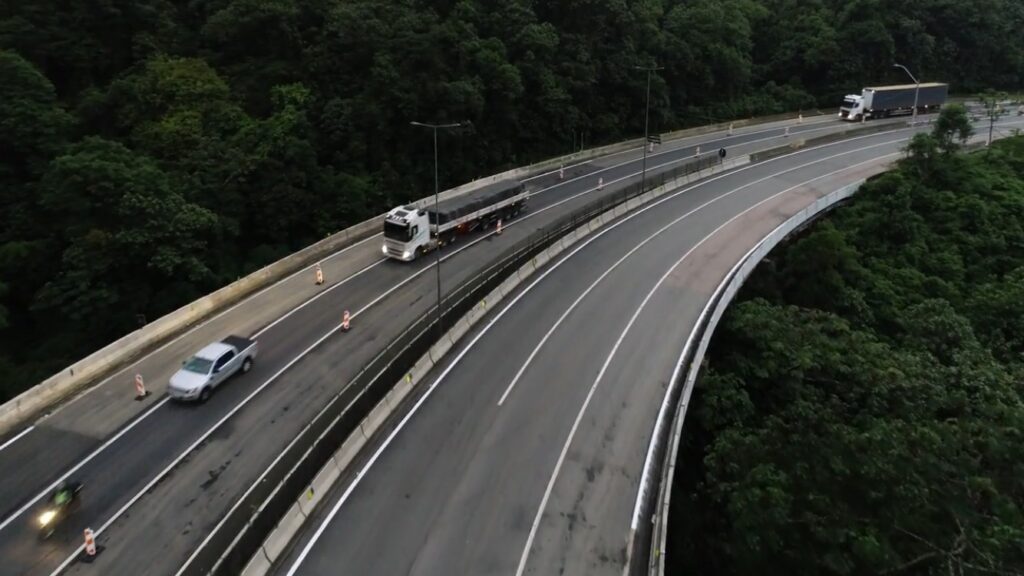BR-376: fluxo de veículos é liberado na rodovia; siga