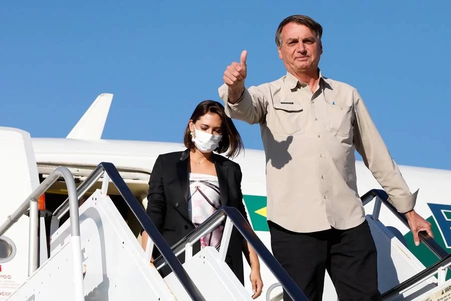 Bolsonaro deixa o Brasil e viaja para os Estados Unidos