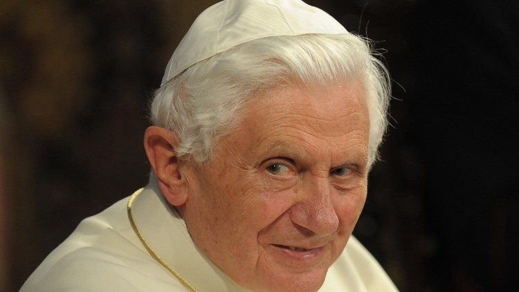 Papa emérito Bento 16 morre no Vaticano aos 95 anos