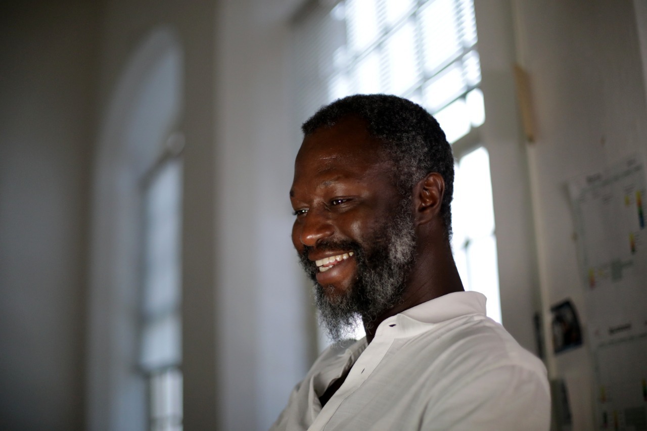 Comunicador e facilitador cultural senegalês Mamadou Gaye (Foto: Divulgação/Adilton Venege)