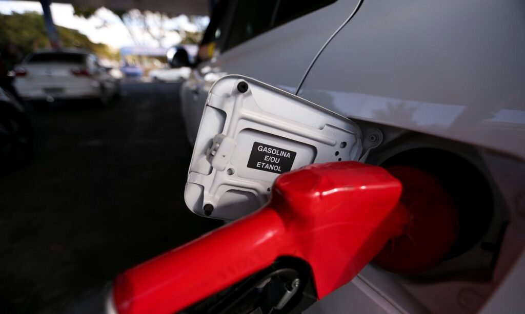 Justiça pede explicações a postos sobre aumento de preços da gasolina