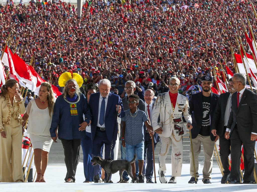 Lula: quem são os 3 paranaenses que entregaram a faixa para o presidente